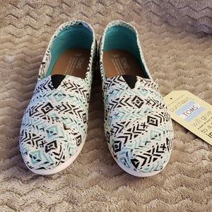 NEW NBW Toms Blue Tribal Flats 7